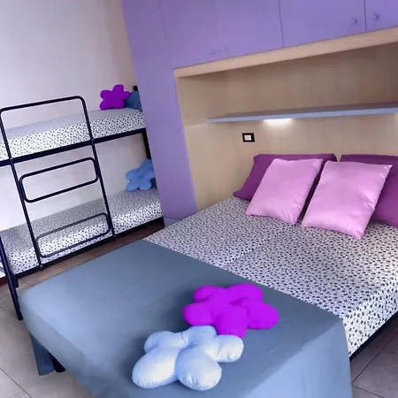 아파트 Poolside Comfort In A Prestigious Location 비비오네